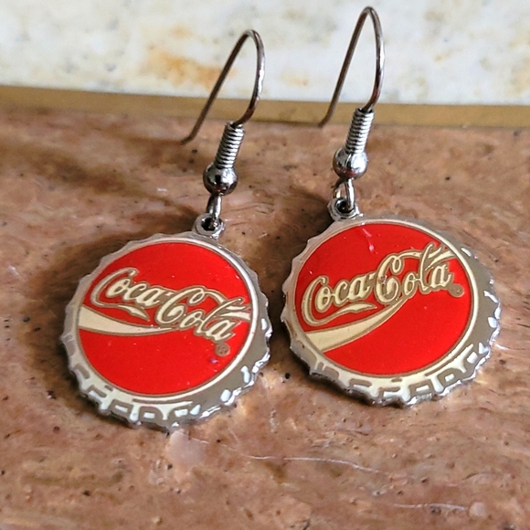 New Vintage Coca-Cola Bottle Cap Design Earrings - Picture 1 of 4